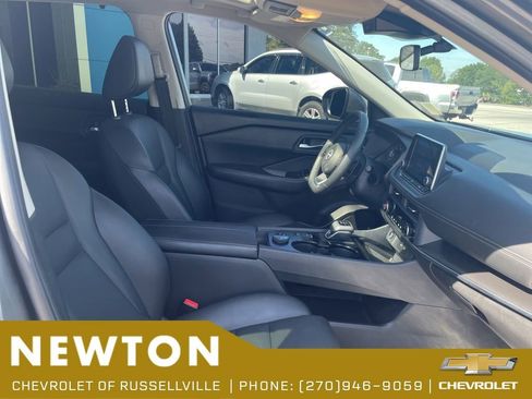 Used 2024 Nissan Rogue SV w/ SV Premium Package AWD/4WD image 23