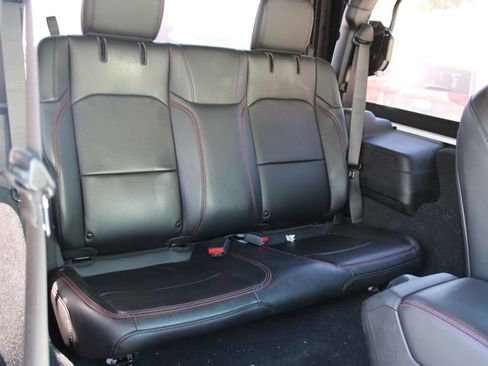 Used 2024 Jeep Wrangler Rubicon w/ Convenience Group AWD/4WD image 11