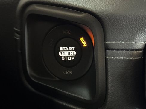 Used 2025 Jeep Wrangler Unlimited Sahara AWD/4WD image 22