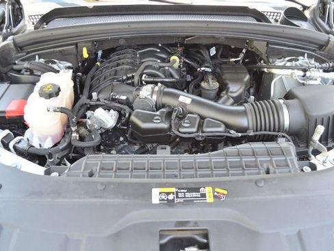 Used 2023 Jeep Grand Cherokee L Limited w/ Rear Seat Video Group I AWD/4WD image 38