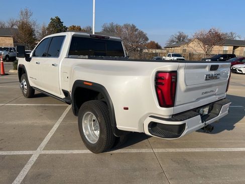 Used 2025 GMC Sierra 3500 Denali Ultimate image 4