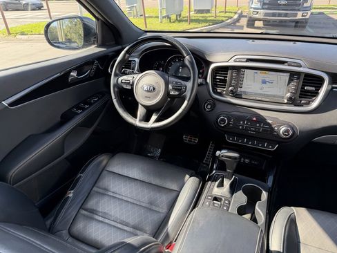 Used 2017 Kia Sorento SX image 38