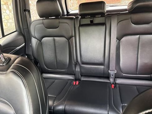 Used 2024 Jeep Grand Cherokee Limited image 25