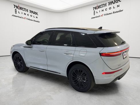 New 2026 Lincoln Corsair Reserve w/ Jet Appearance Package AWD/4WD image 7