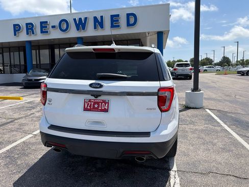 Used 2018 Ford Explorer XLT w/ Equipment Group 202A AWD/4WD image 6