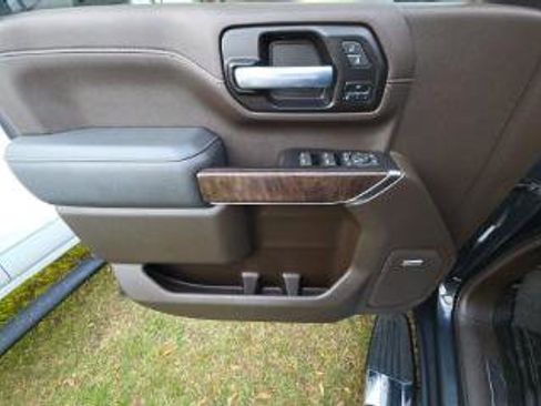 Used 2022 GMC Sierra 2500 Denali w/ Denali Ultimate Package AWD/4WD image 9