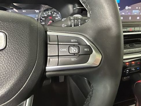 Used 2023 Jeep Compass Latitude w/ Sun and Sound Group AWD/4WD image 16