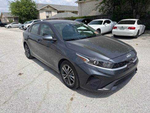 Used 2024 Kia Forte LXS image 15