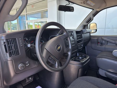 Used 2025 Chevrolet Express 2500 w/ Driver Convenience Package RWD image 8