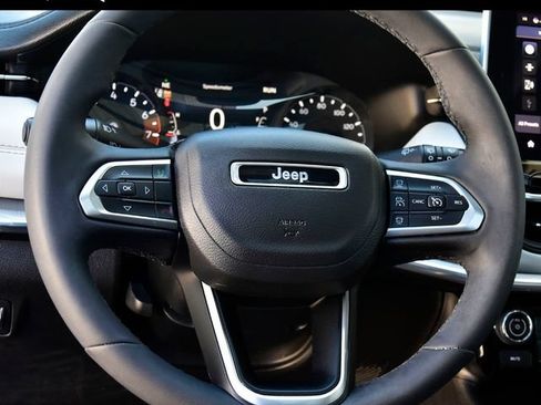 Used 2023 Jeep Compass Limited w/ Elite Group AWD/4WD image 19
