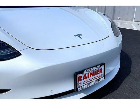 Used 2022 Tesla Model 3 Long Range AWD/4WD image 29