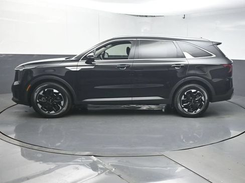 Used 2025 Kia Sorento S w/ Panoramic Sunroof Package FWD image 5