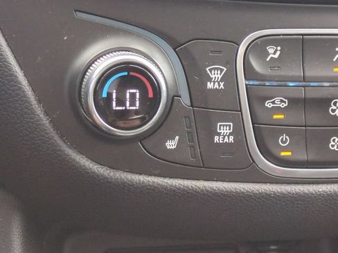 Used 2019 Chevrolet Equinox LT w/ Sun & Navigation Package AWD/4WD image 28