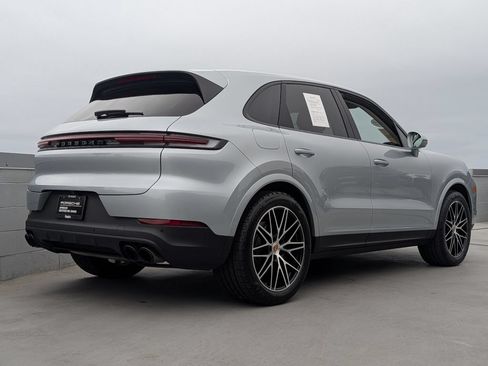 Certified 2025 Porsche Cayenne AWD/4WD image 23