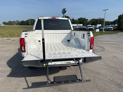 Used 2019 Ford F150 Platinum w/ Equipment Group 701A Luxury AWD/4WD image 25