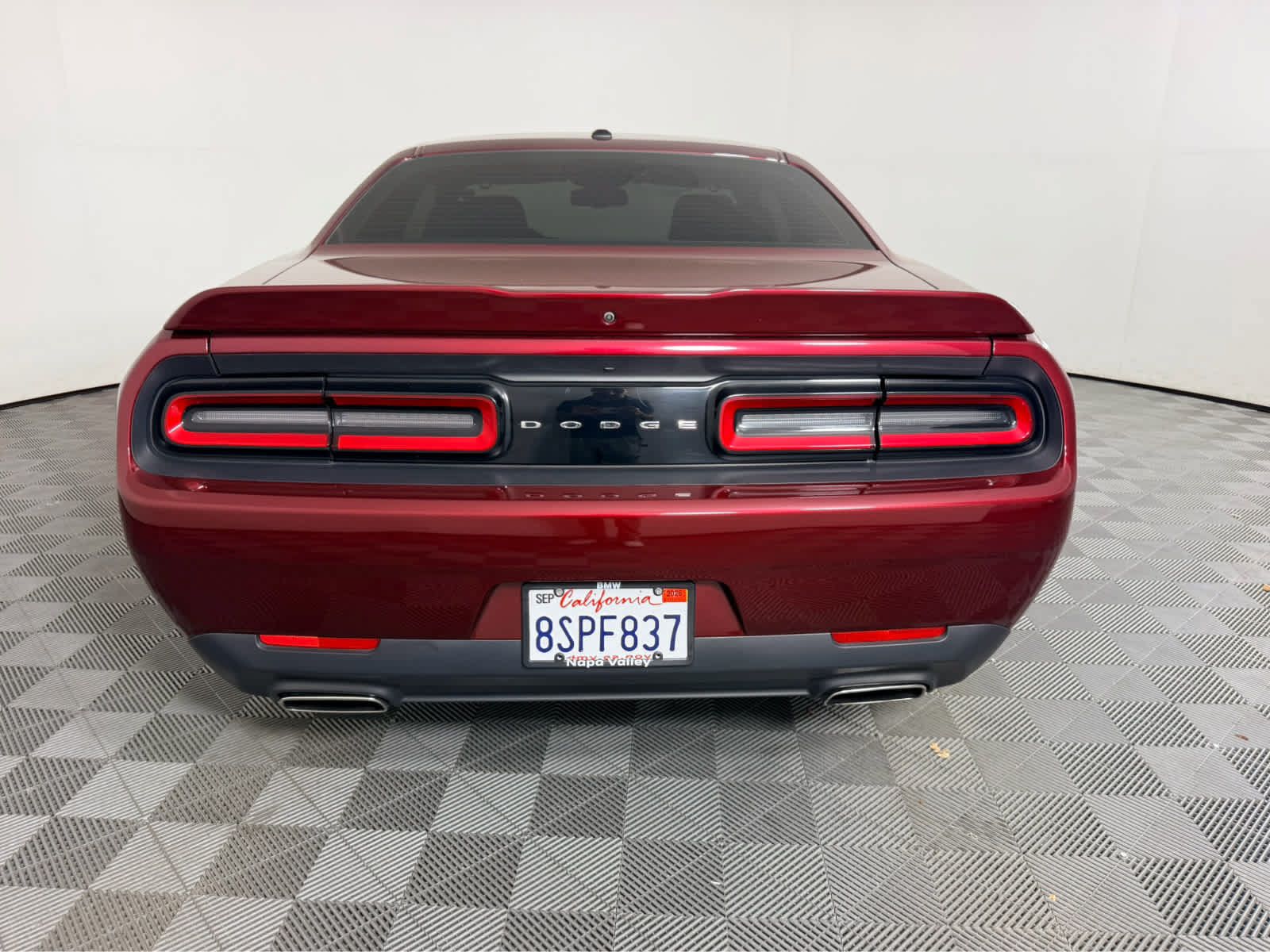 Used 2020 Dodge Challenger SXT RWD image 4
