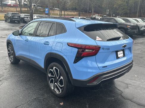 Certified 2024 Chevrolet Trax RS w/ Driver Confidence Package image 7