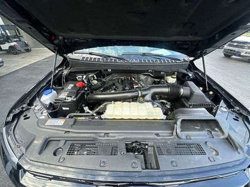 Used 2024 Ford Expedition Limited image 33