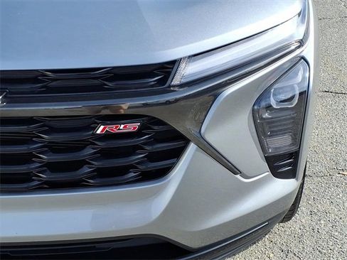 Certified 2024 Chevrolet Trax RS w/ Driver Confidence Package image 9