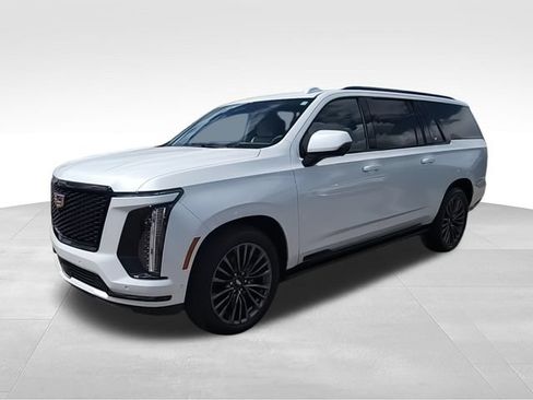 Used 2025 Cadillac Escalade ESV Sport Platinum AWD/4WD image 4