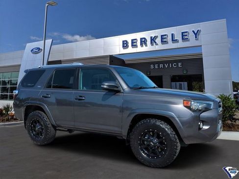 Used 2016 Toyota 4Runner SR5 Premium image 1