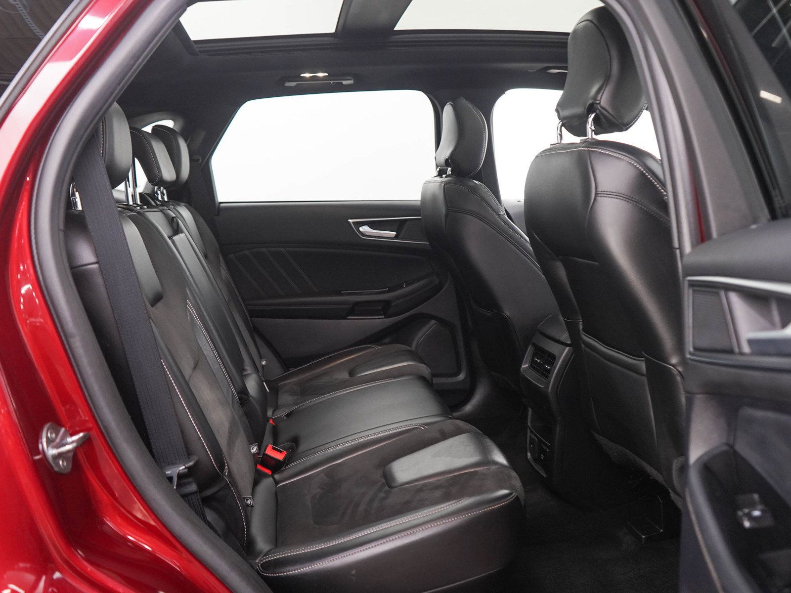 Used 2019 Ford Edge ST w/ Convenience Package AWD/4WD image 12