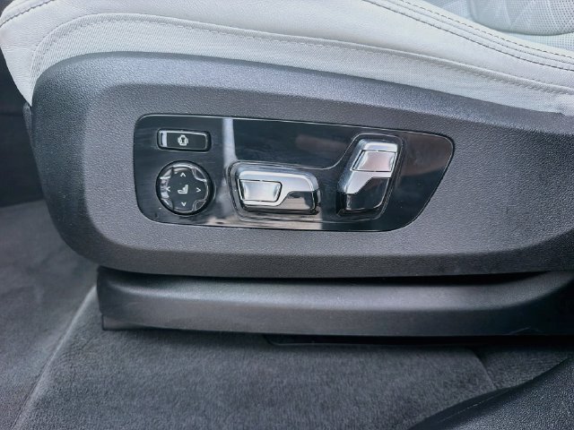 Used 2025 BMW X5 xDrive40i AWD/4WD image 25