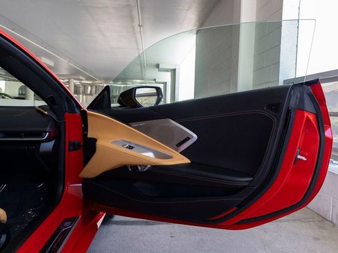 Used 2021 Chevrolet Corvette Stingray Preferred Conv w/ Z51 Performance Package RWD image 26
