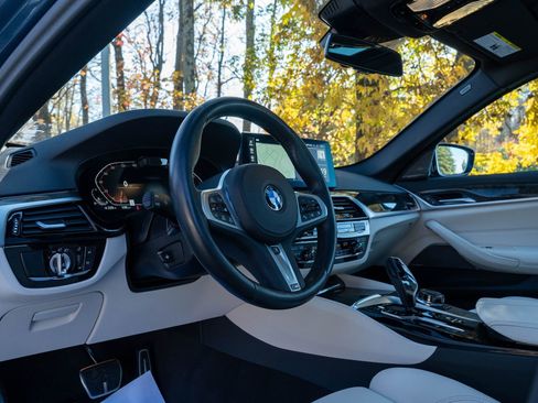 Used 2023 BMW 530i xDrive 530i xDrive w/ Executive Package image 19