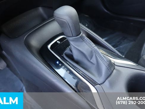 Used 2025 Toyota Corolla LE image 29