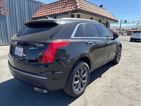 Used 2018 Cadillac XT5 Luxury w/ LPO, Black Ice Package FWD image 3