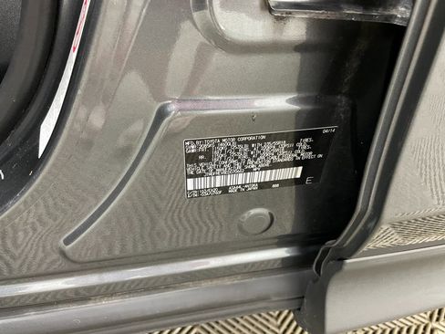 Used 2014 Toyota RAV4 Limited image 31