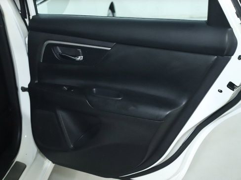 Used 2016 Nissan Altima 3.5 SR image 27