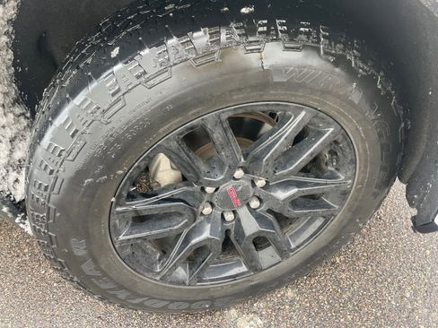 Used 2021 GMC Sierra 1500 Elevation w/ Preferred Package image 5