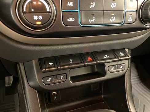 Used 2016 Chevrolet Colorado Z71 AWD/4WD image 25