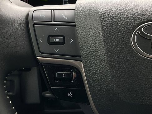 Used 2025 Toyota Camry SE image 21