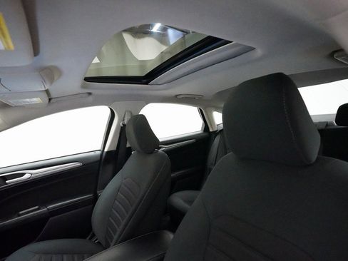 Used 2020 Ford Fusion SE image 31