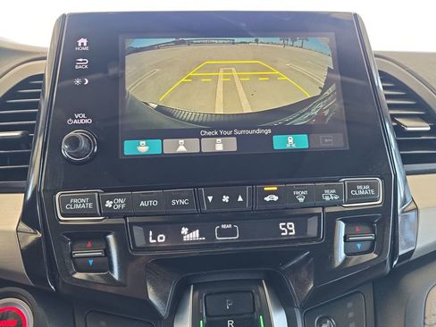 Used 2018 Honda Odyssey Touring image 15
