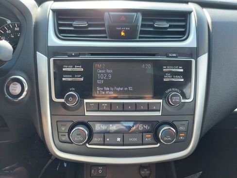 Used 2017 Nissan Altima 2.5 SV image 19