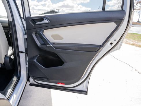 Used 2018 Volkswagen Tiguan SE w/ Front Fog Lights Package image 14