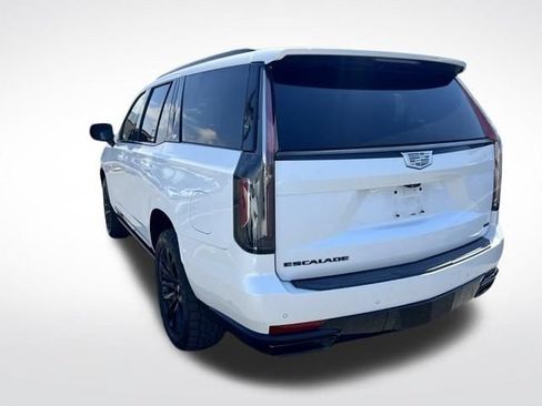 Used 2022 Cadillac Escalade Sport Platinum w/ LPO, ONYX Package AWD/4WD image 4