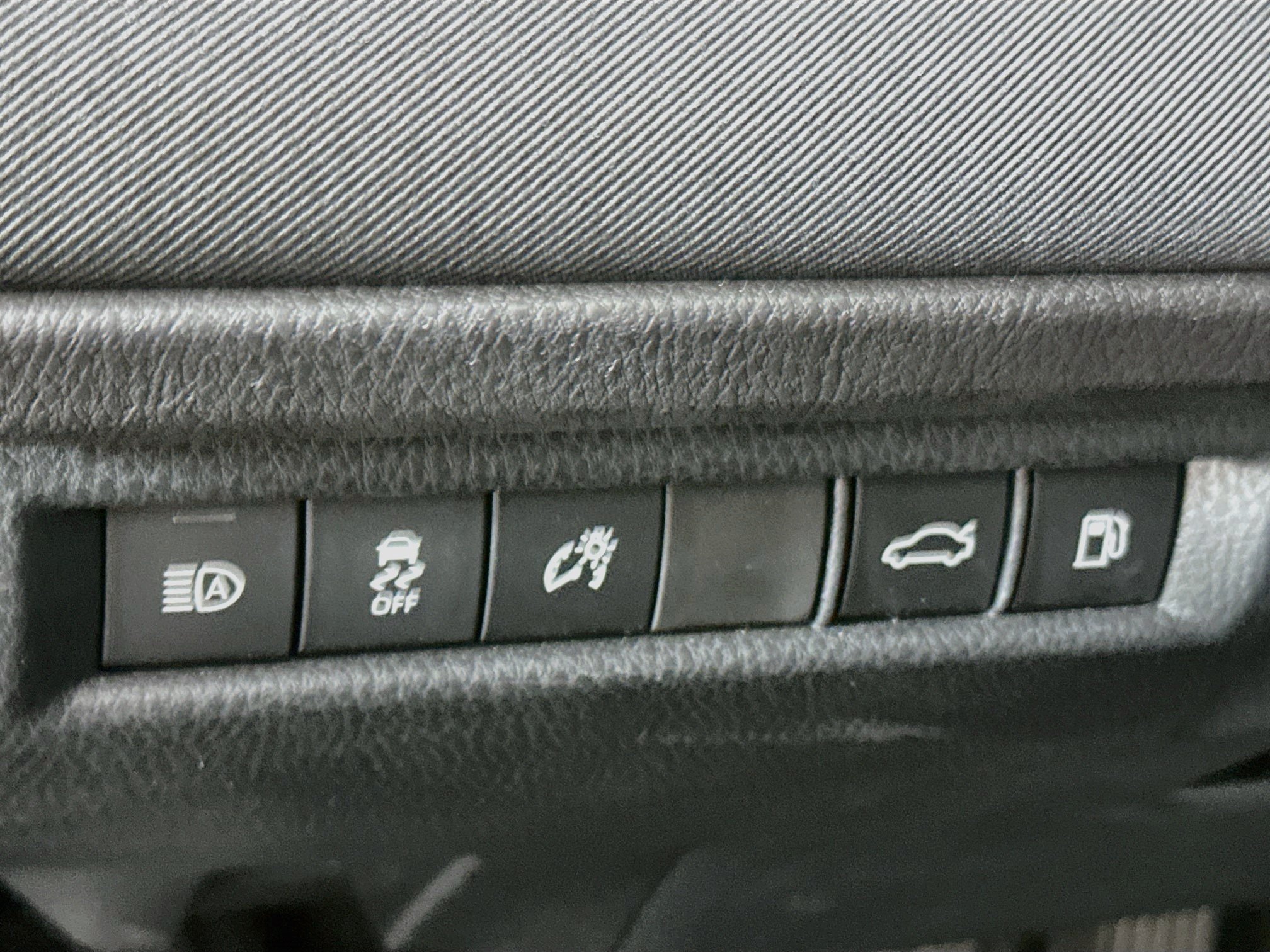 Used 2026 Toyota Camry LE w/ Convenience Package FWD image 17