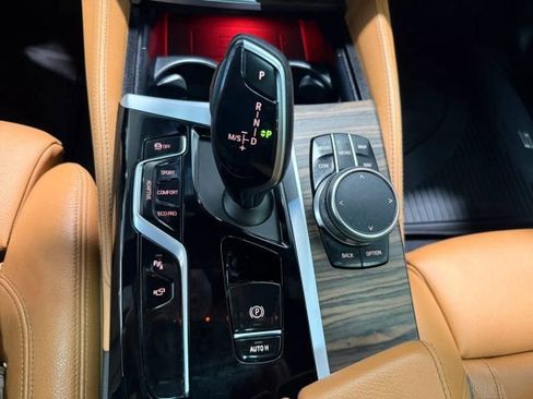 Used 2023 BMW M550i xDrive w/ Parking Assistance Package image 22