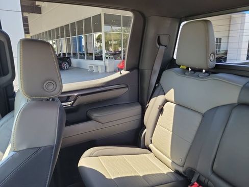 Certified 2022 Chevrolet Silverado 1500 ZR2 w/ Technology Package AWD/4WD image 16