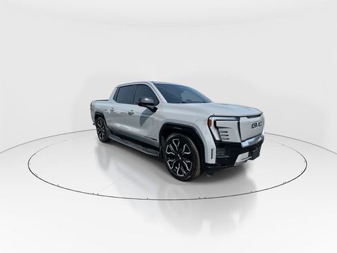 Used 2024 GMC Sierra EV Denali AWD/4WD image 2