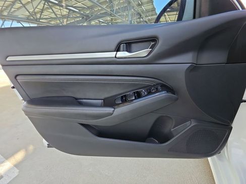 Used 2023 Nissan Altima 2.5 SV w/ SV Premium Package image 23