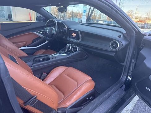 Used 2021 Chevrolet Camaro LT w/ Technology Package image 20