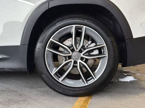 Used 2026 Mercedes-Benz GLB 35 AMG 4MATIC image 12