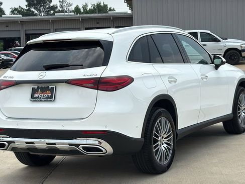 Used 2024 Mercedes-Benz GLC 300 4MATIC image 5
