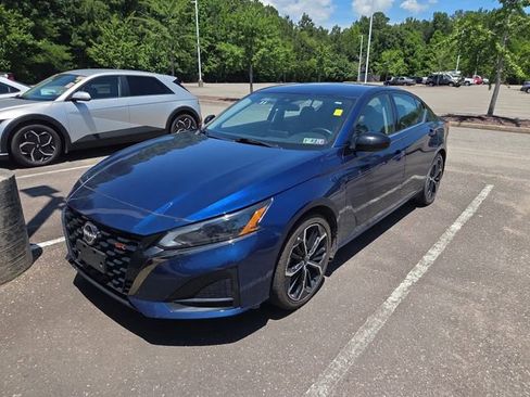 Used 2024 Nissan Altima 2.5 SR FWD image 7